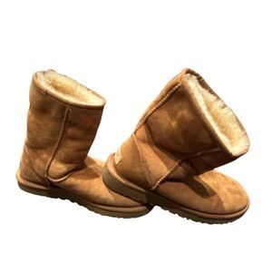 UGG Classic Short